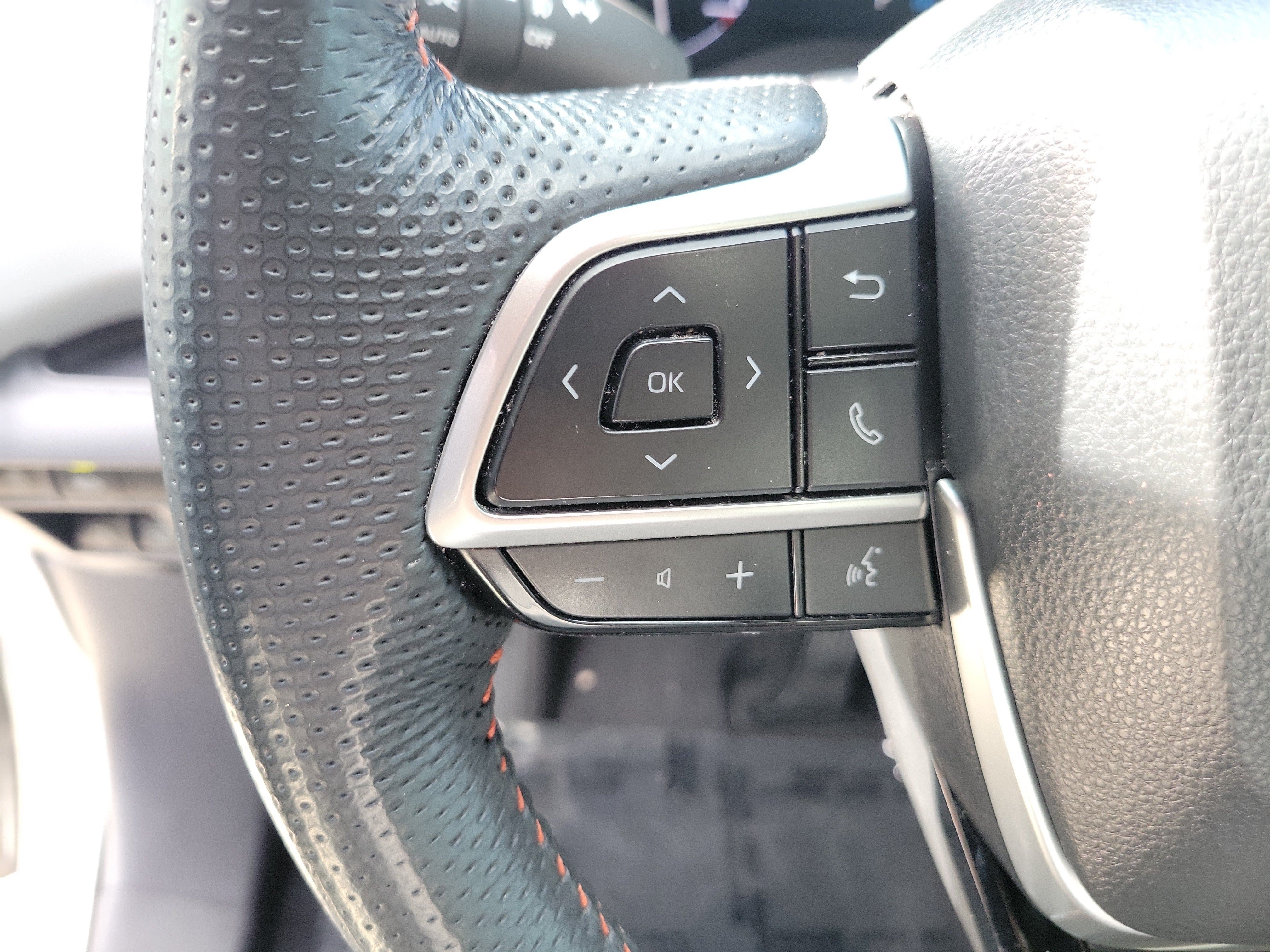 Used 2022 Toyota Sienna XSE FWD image 29