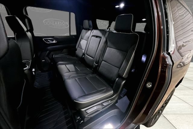 Used 2023 GMC Yukon XL SLT w/ SLT Luxury Package AWD/4WD image 14