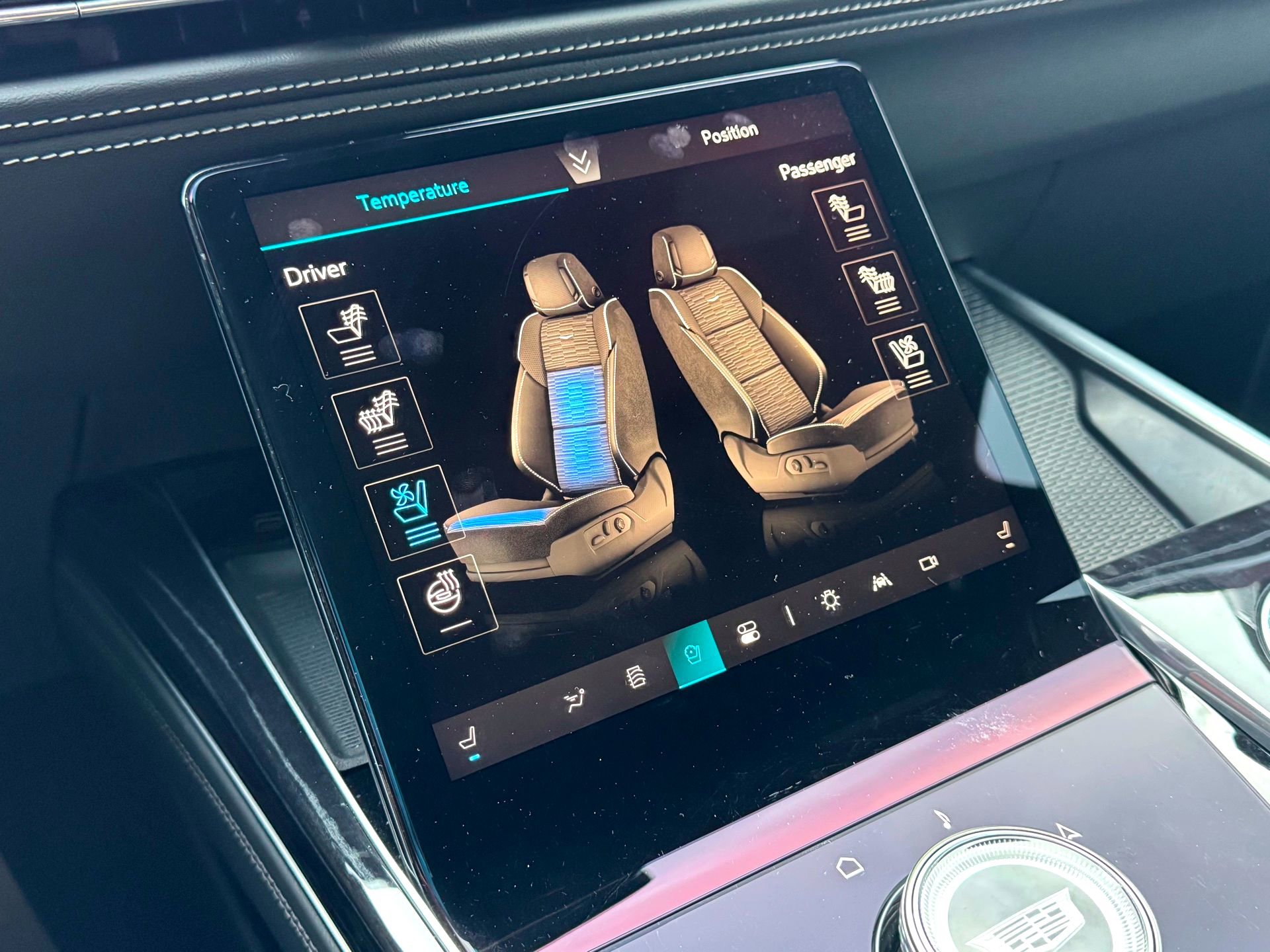 Used 2025 Cadillac Escalade Sport w/ Touring Package image 39