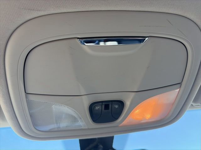 Used 2017 Chrysler 200 Limited Platinum FWD image 25