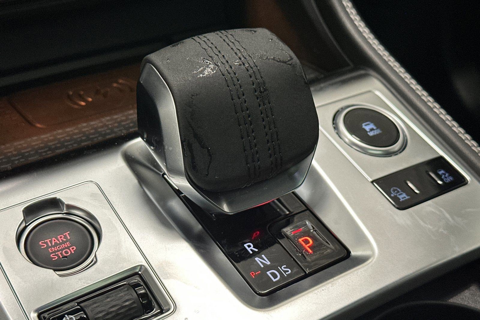 New 2026 Jaguar F-PACE R-Dynamic S image 24