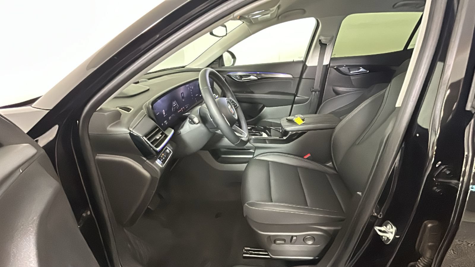 Used 2025 Buick Envision Preferred AWD/4WD image 13