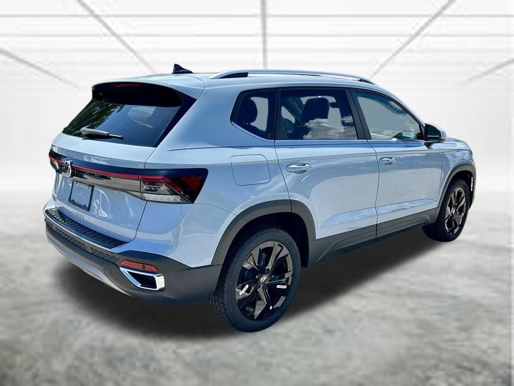 New 2026 Volkswagen Taos SE FWD image 5
