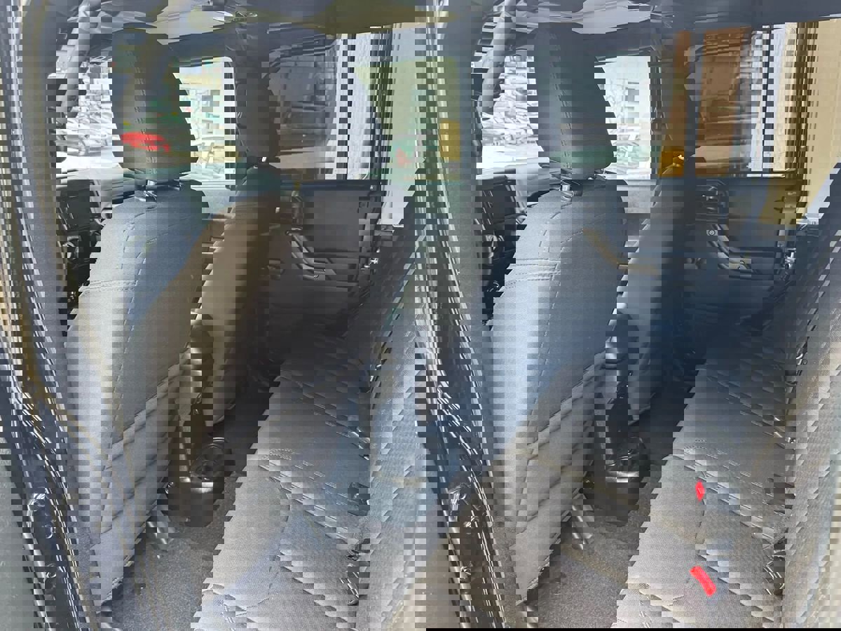 Used 2018 Jeep Wrangler Unlimited Sport image 22