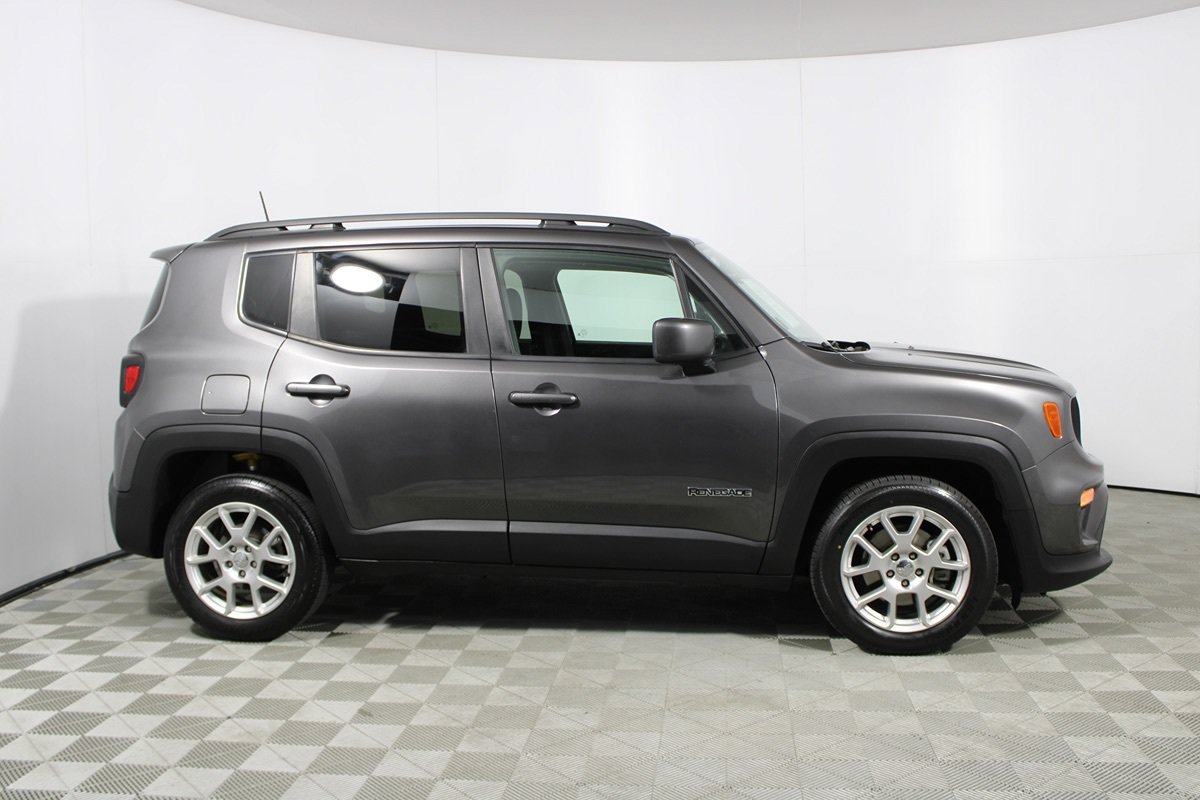 Used 2019 Jeep Renegade Latitude w/ Popular Equipment Group FWD image 24