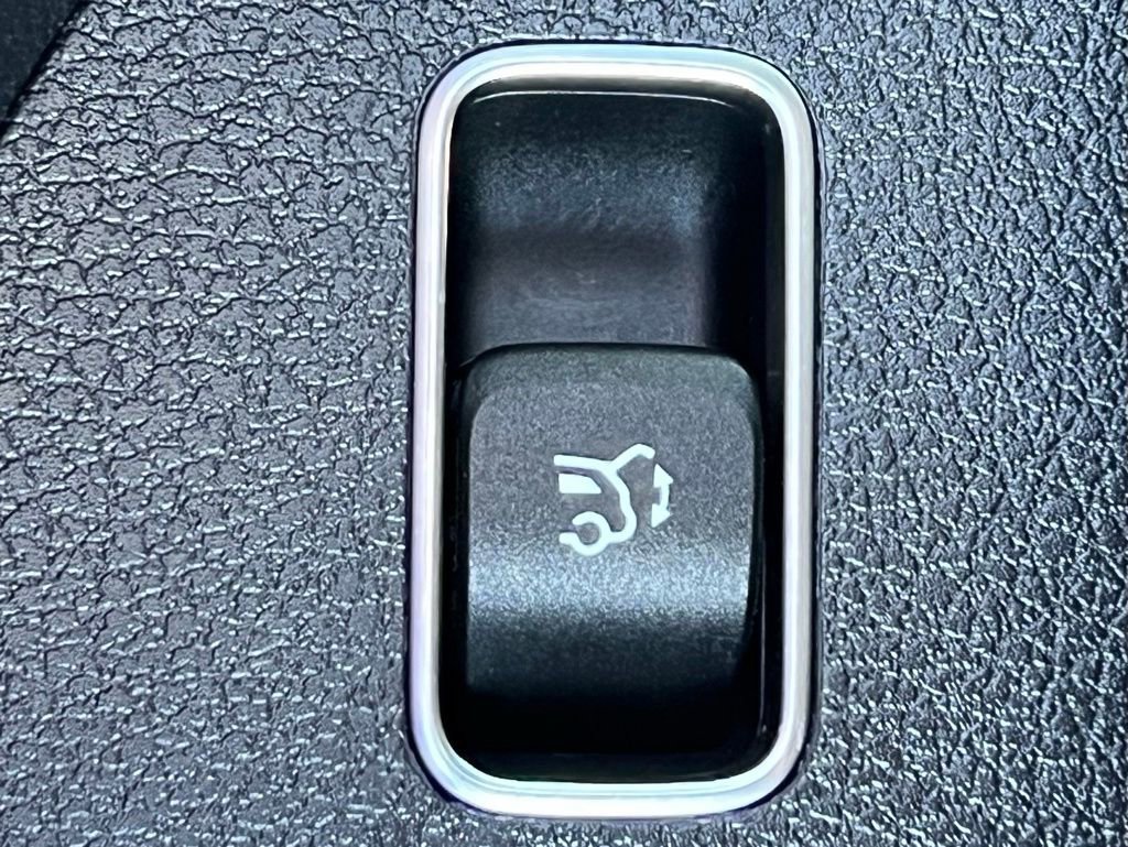 Certified 2023 Mercedes-Benz GLS 450 4MATIC image 40