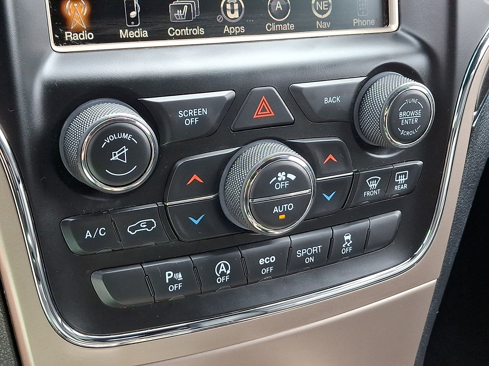 Certified 2016 Jeep Grand Cherokee Limited AWD/4WD image 17