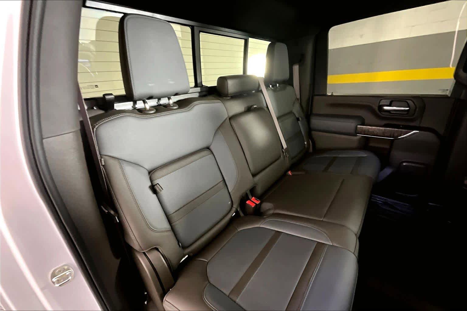 Certified 2022 GMC Sierra 2500 Denali w/ Denali Ultimate Package AWD/4WD image 20