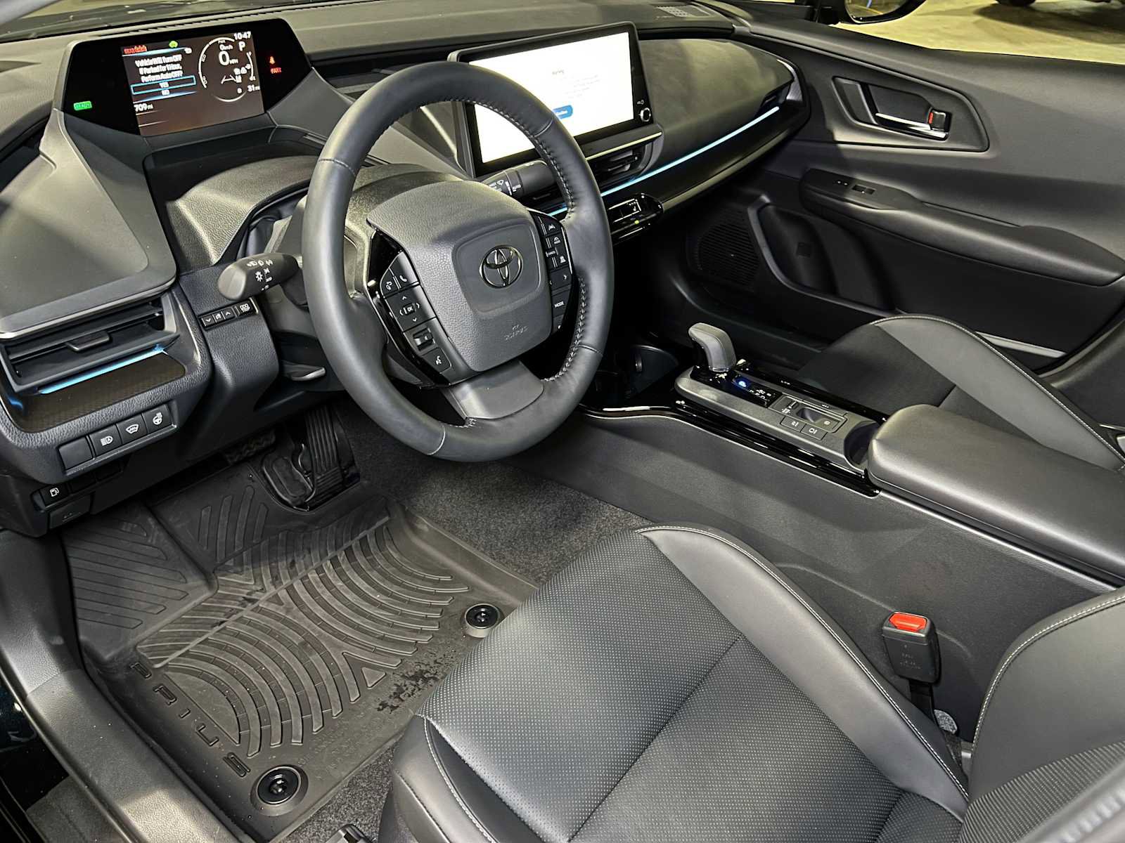 Used 2025 Toyota Prius AWD image 19