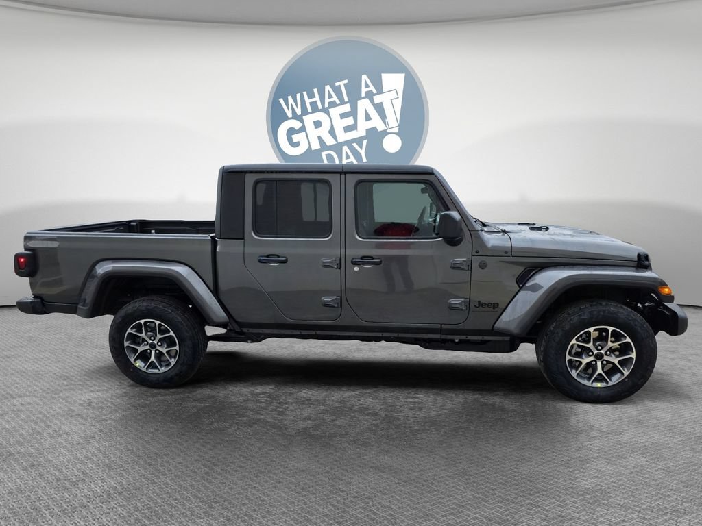 New 2026 Jeep Gladiator Sport AWD/4WD image 4