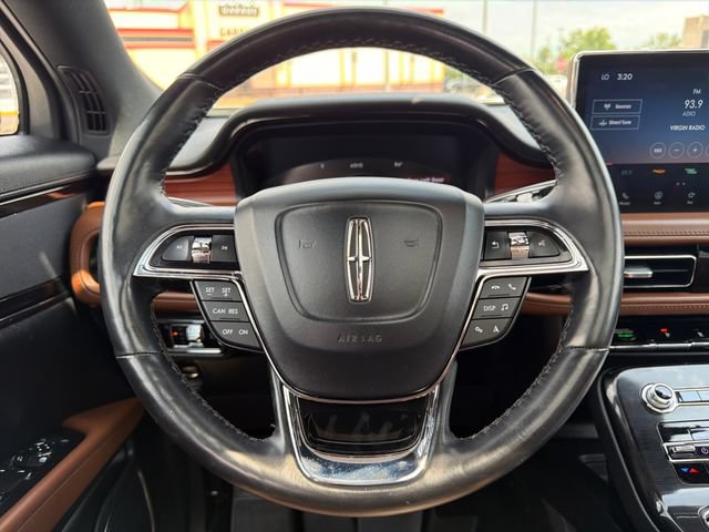 Used 2023 Lincoln Nautilus Reserve AWD/4WD image 19