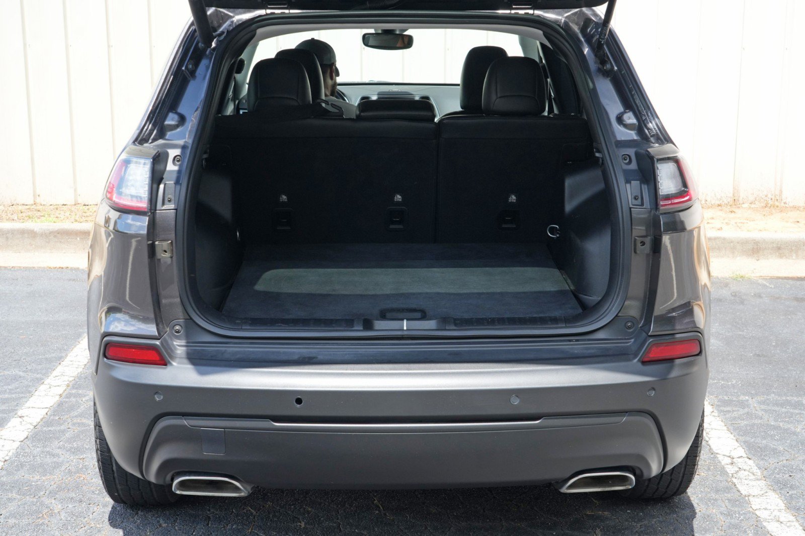 Used 2021 Jeep Cherokee Latitude Lux w/ Comfort/Convenience Group AWD/4WD image 9