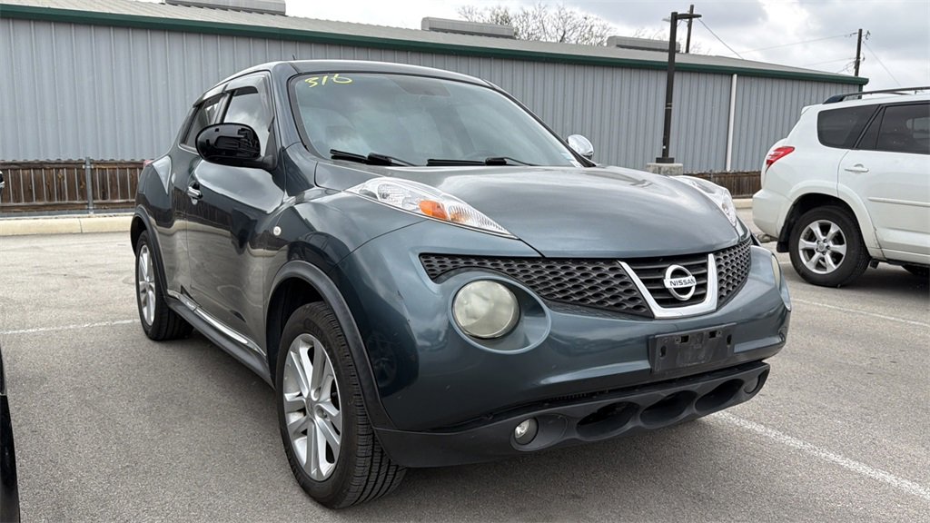 Used 2011 Nissan Juke SL w/ Chrome Pkg image 3