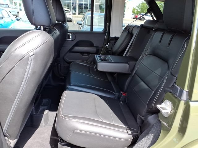 Used 2023 Jeep Wrangler Unlimited Sahara w/ Cold Weather Group AWD/4WD image 6