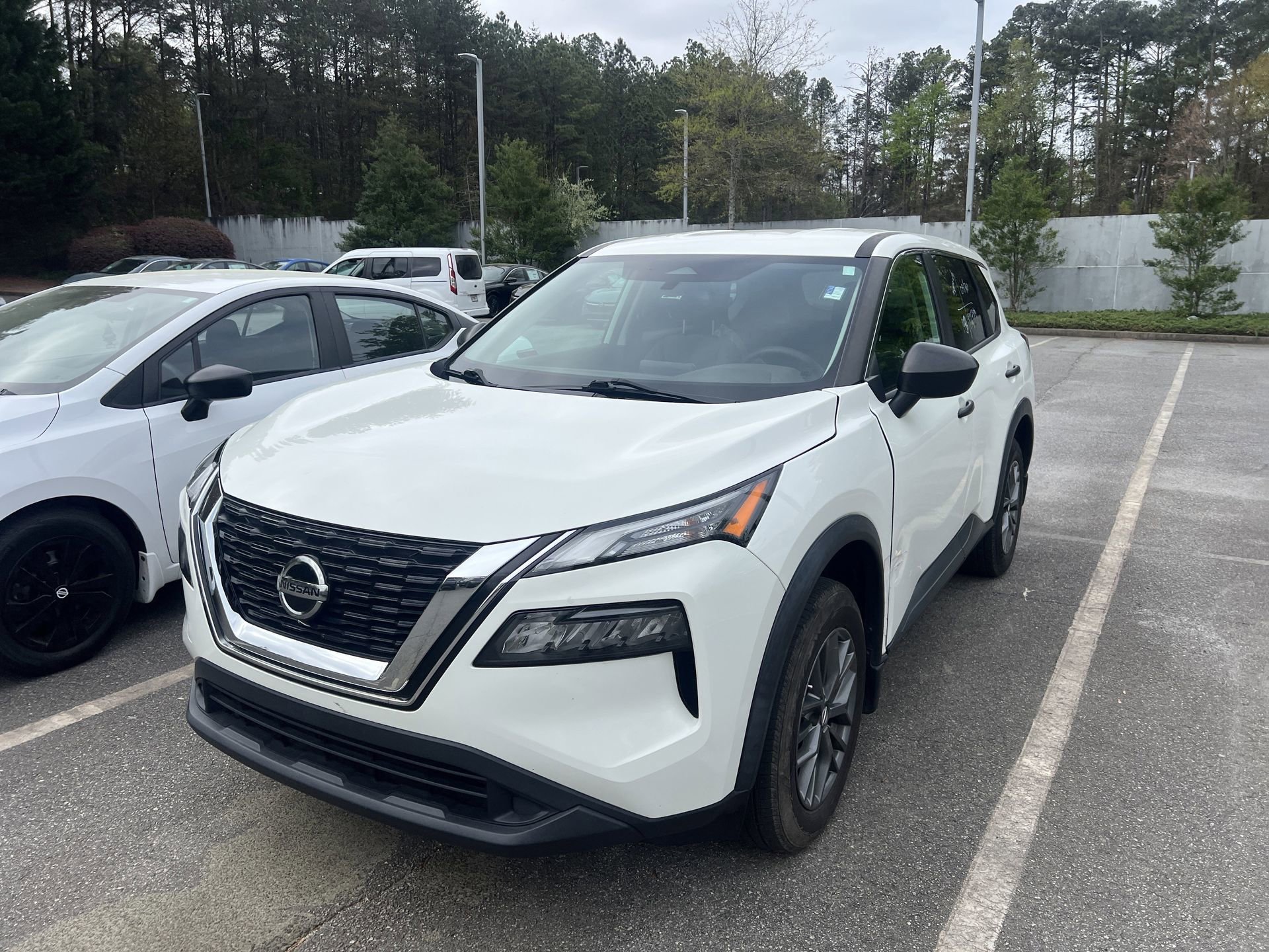 Used 2021 Nissan Rogue S image 1