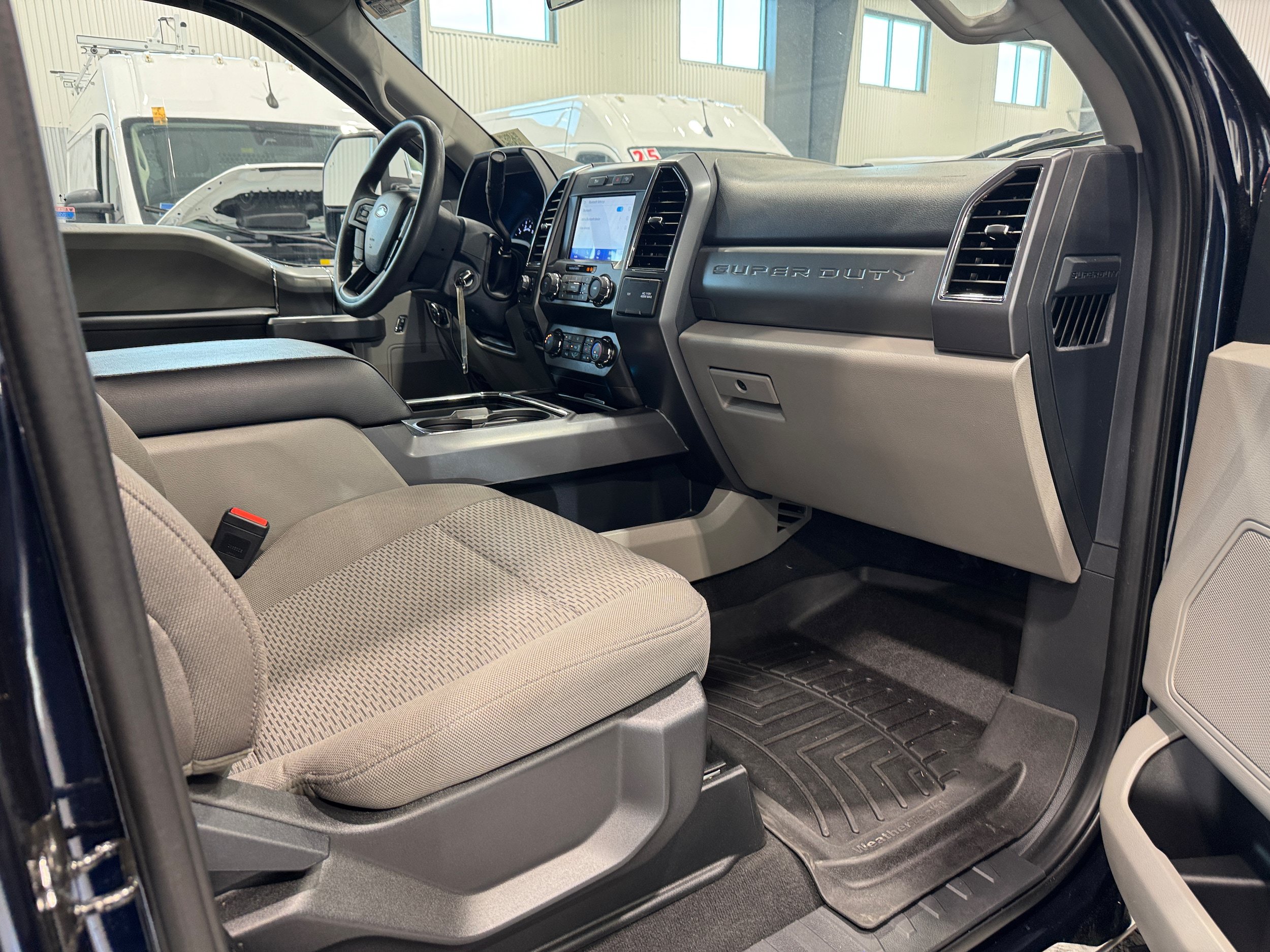 Used 2022 Ford F350 XLT w/ XLT Premium Package AWD/4WD image 12