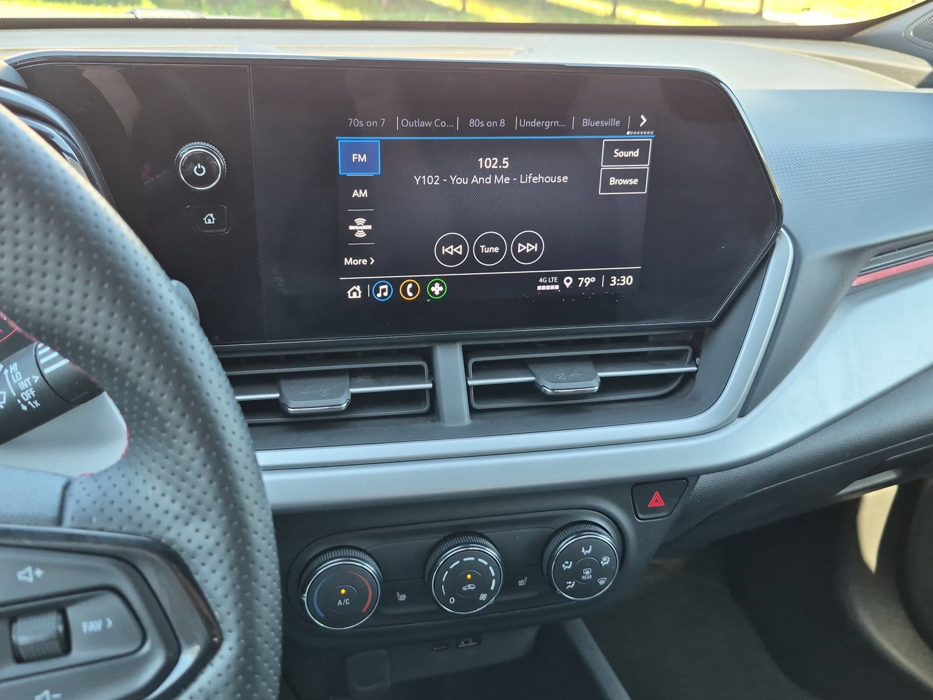 Certified 2024 Chevrolet Trax RS w/ Sunroof Package FWD image 13
