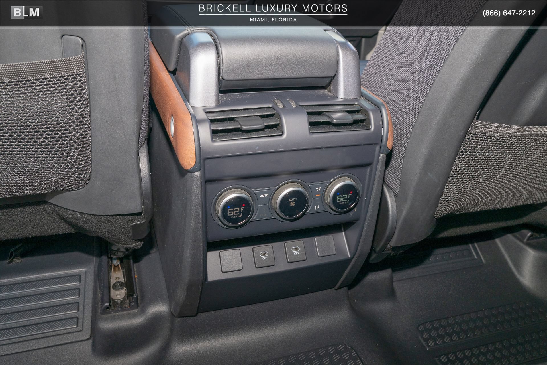 Used 2024 Land Rover Defender 110 X AWD/4WD image 27