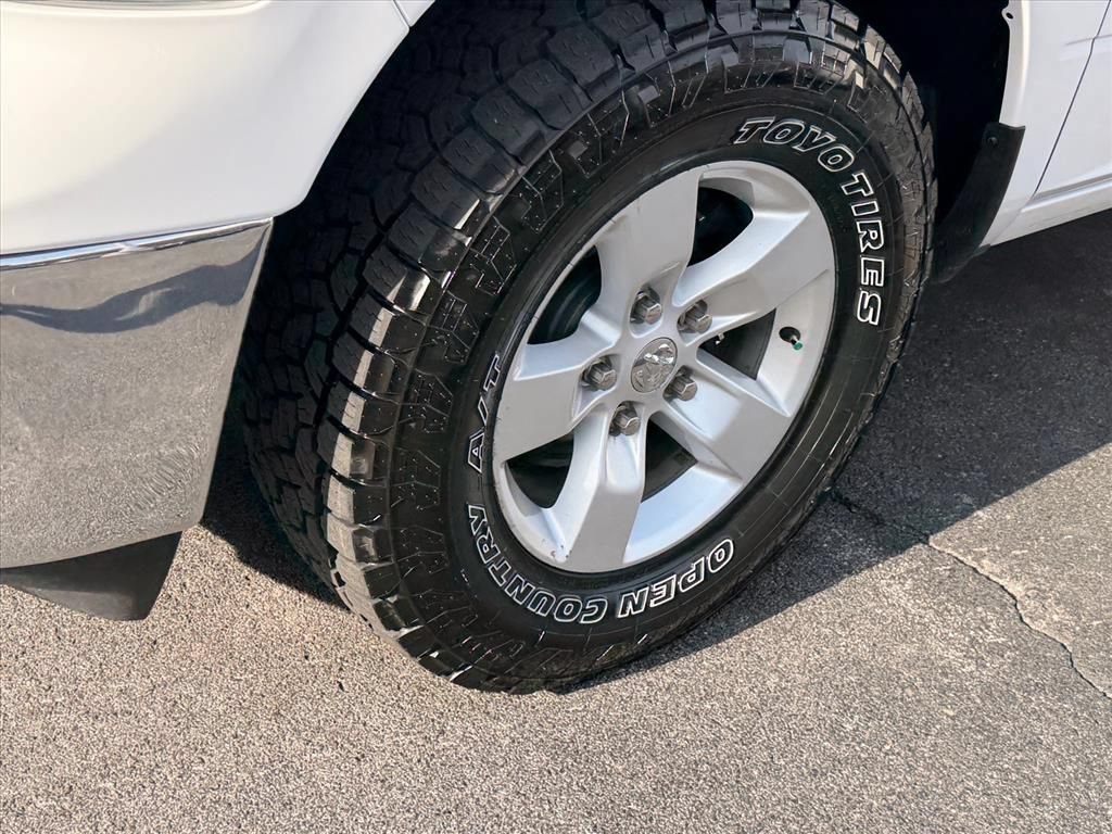 Used 2021 RAM 1500 Classic SLT AWD/4WD image 25