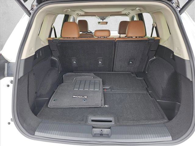 Used 2024 Nissan Rogue Platinum w/ Platinum Premium Package image 7