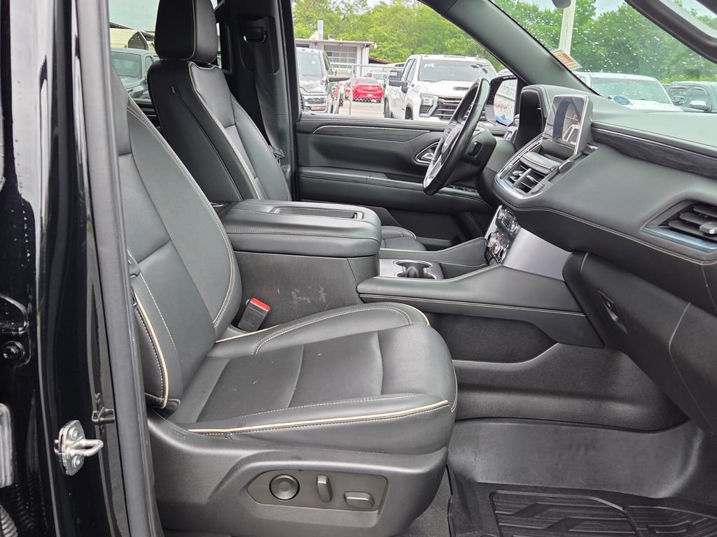 Certified 2022 GMC Yukon XL SLT w/ SLT Premium Package AWD/4WD image 14