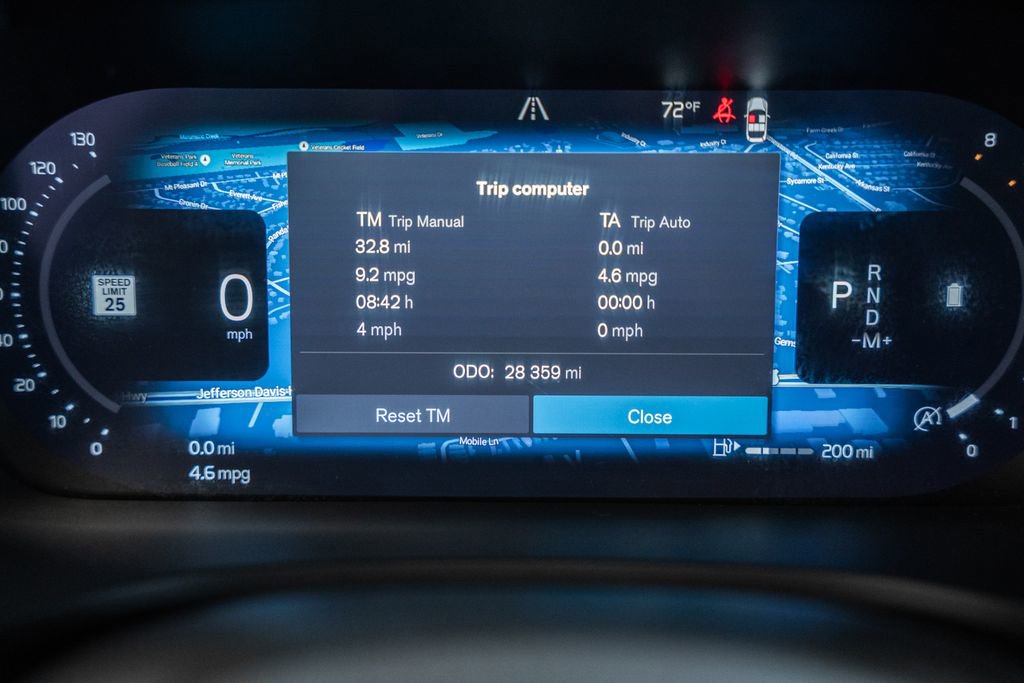 Used 2025 Volvo V60 B5 Cross Country Plus image 40