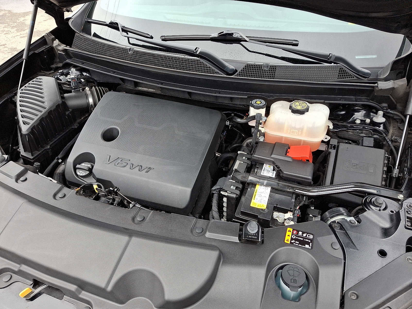 Used 2023 Chevrolet Traverse RS image 27