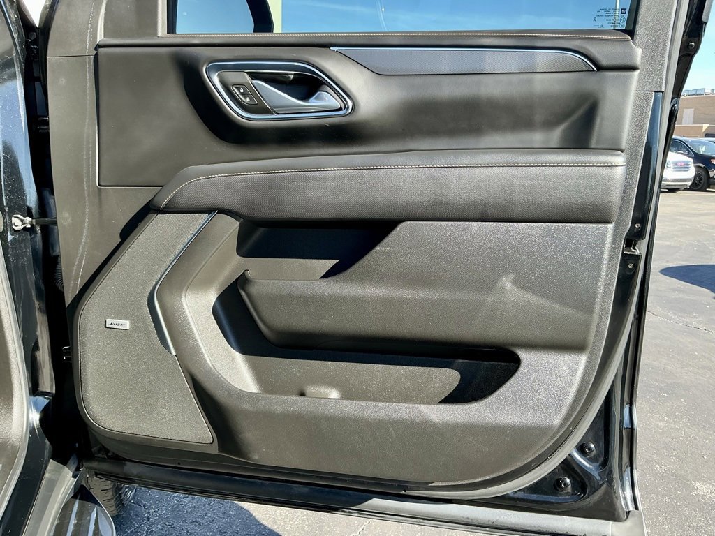 Used 2023 GMC Yukon XL AT4 image 20