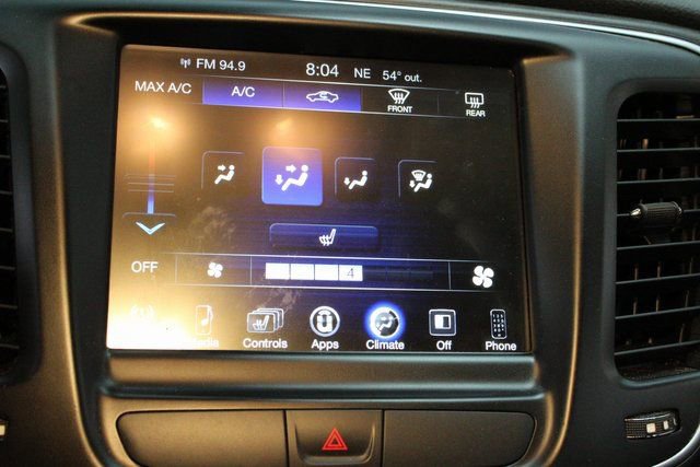 Used 2016 Chrysler 200 Limited image 24