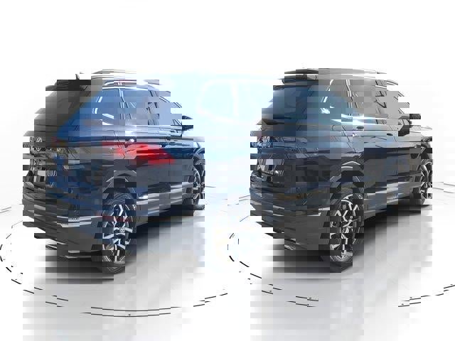 Used 2021 Volkswagen Tiguan SE image 3