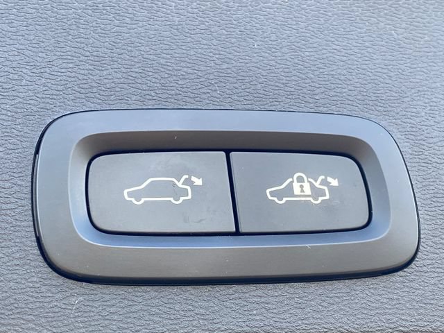 Used 2019 Volvo XC40 T5 Momentum AWD/4WD image 18