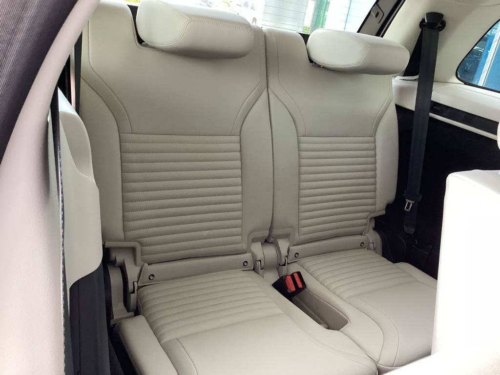 Used 2025 Land Rover Discovery S AWD/4WD image 22