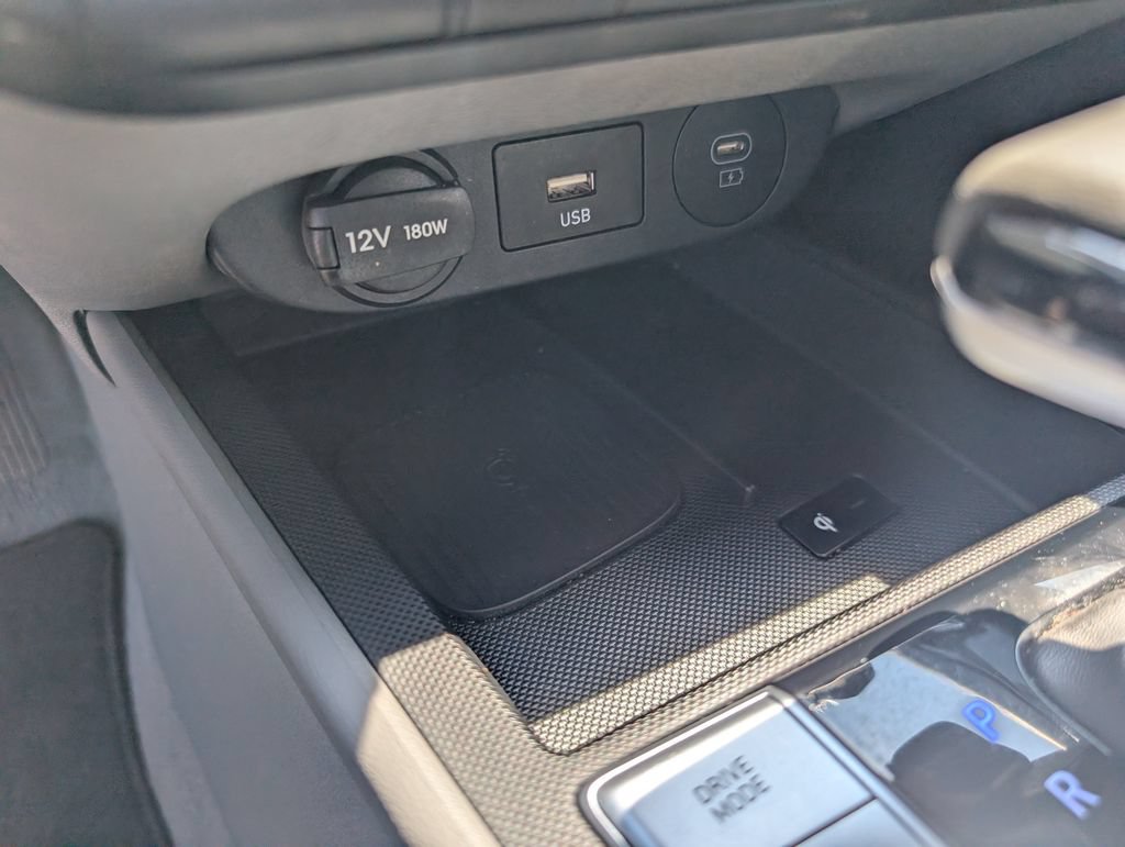 Used 2024 Hyundai Elantra SEL w/ Convenience Package FWD image 16