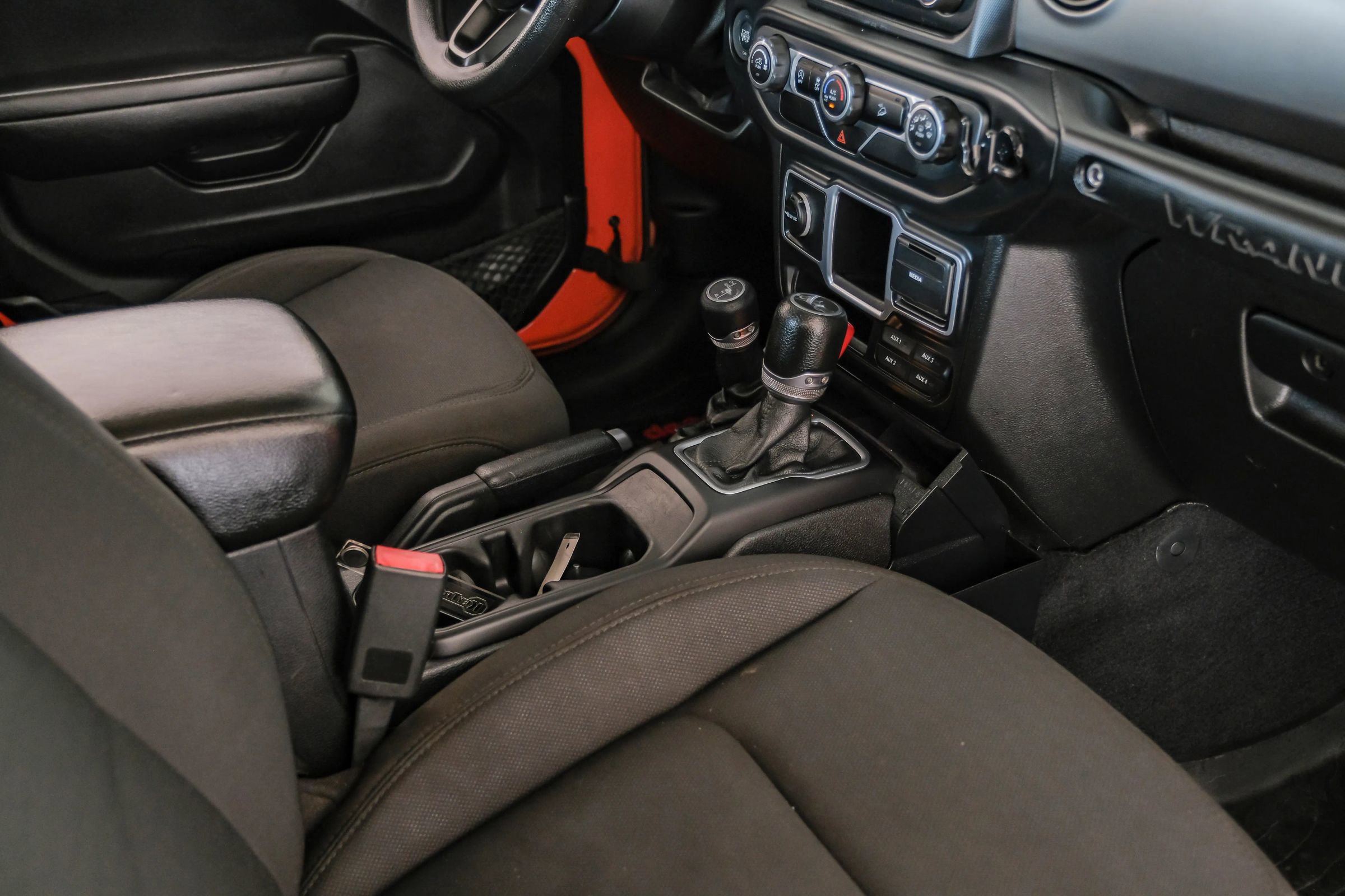 Used 2018 Jeep Wrangler Unlimited Sport AWD/4WD image 23