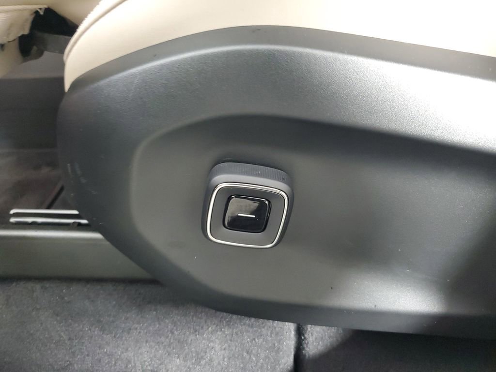 Used 2025 Volvo EX90 Ultra image 23