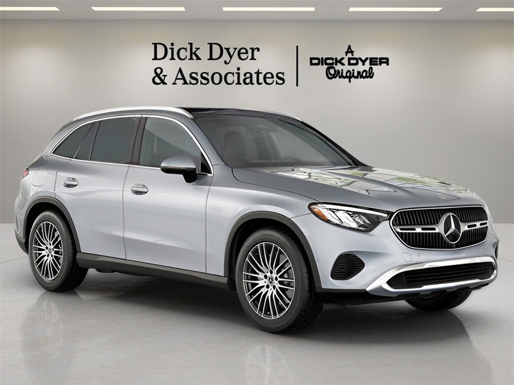 Used 2025 Mercedes-Benz GLC 300 4MATIC image 37