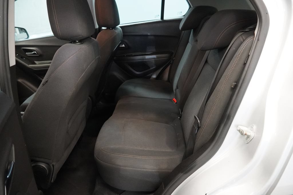 Used 2020 Chevrolet Trax LS AWD/4WD image 8