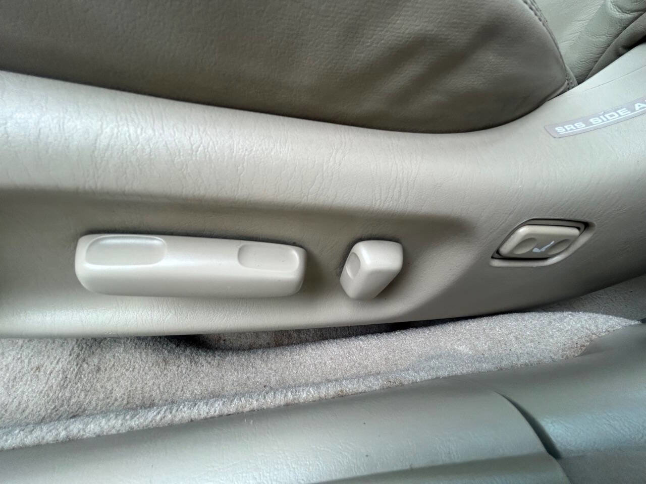 Used 2003 Lexus ES 330 FWD image 11