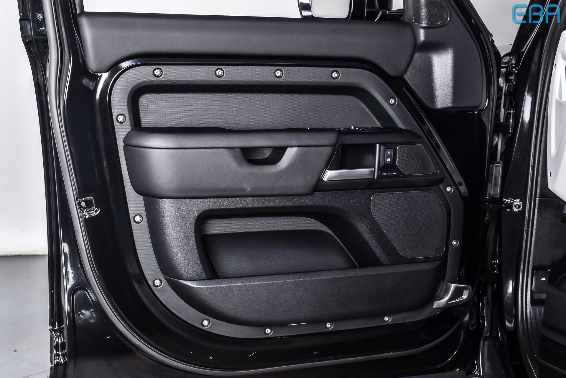 Used 2025 Land Rover Defender 110 S image 15