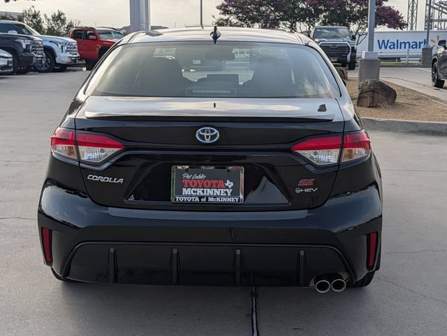 Certified 2025 Toyota Corolla SE w/ SE Premium Package FWD image 6