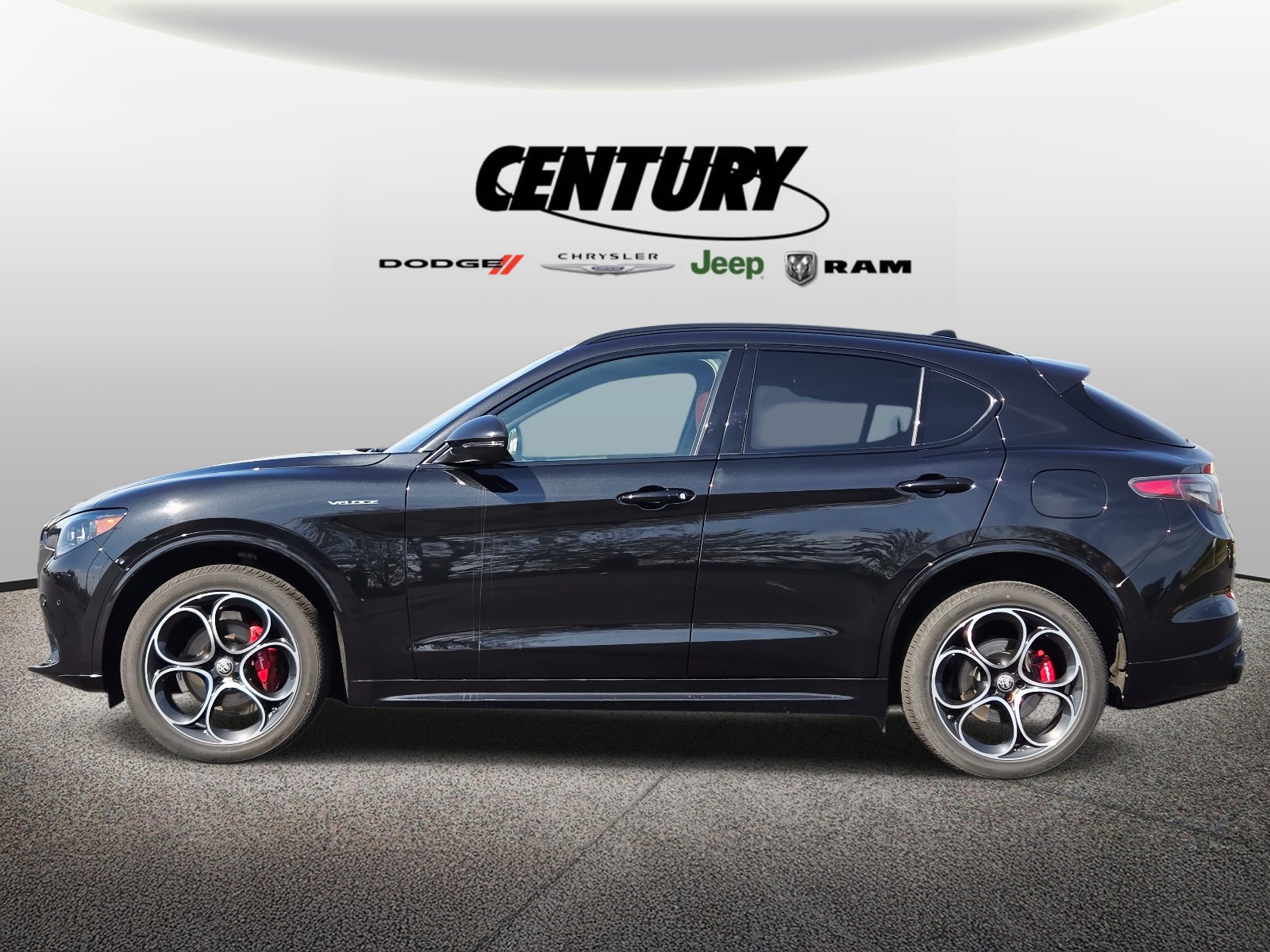 Used 2024 Alfa Romeo Stelvio Veloce image 7