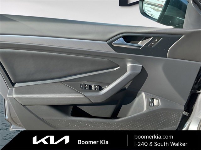 Used 2024 Volkswagen Jetta SE image 16