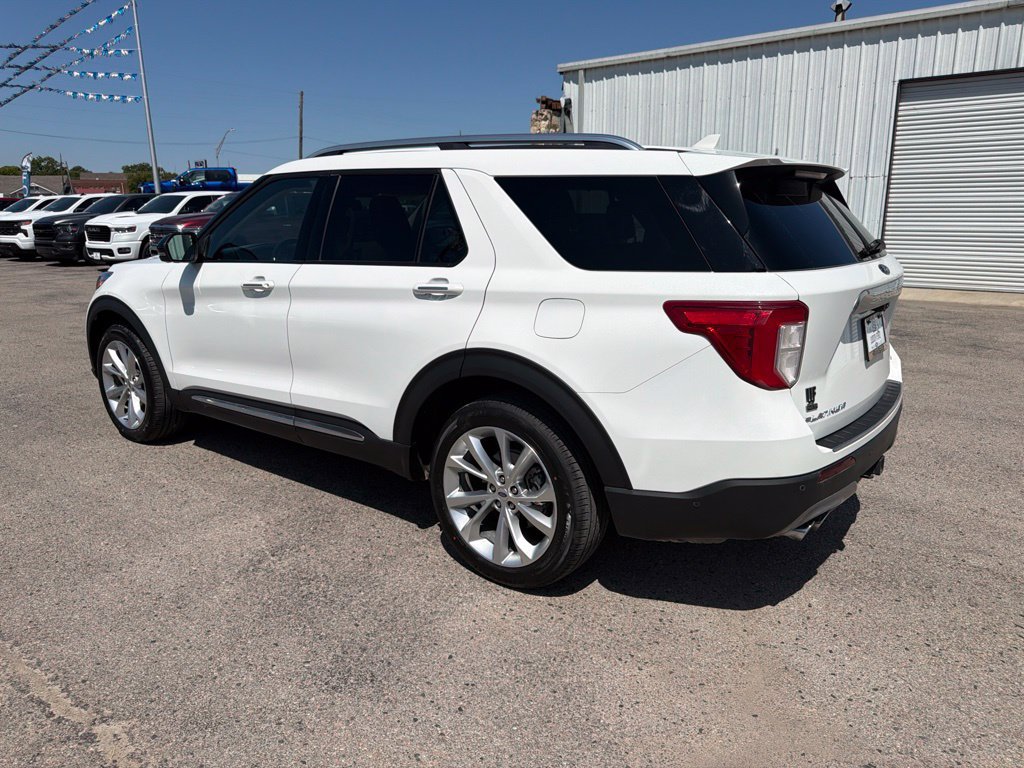 Used 2022 Ford Explorer Platinum w/ Equipment Group 601A AWD/4WD image 3