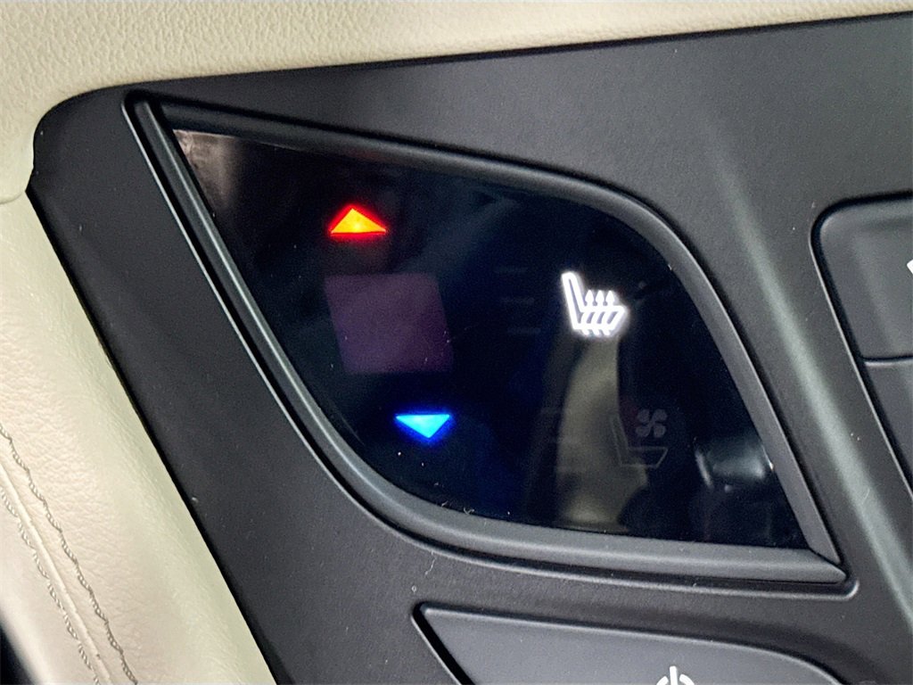 Used 2020 Buick Envision Premium w/ LPO, Active Package image 18