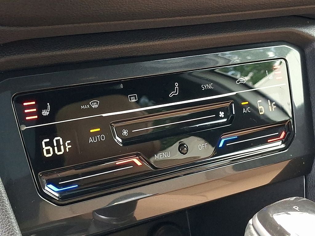 Certified 2023 Volkswagen Tiguan SE R-Line FWD image 17