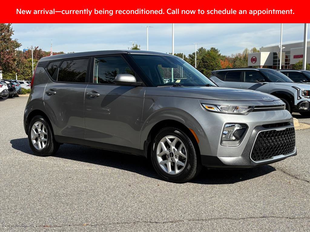 Certified 2022 Kia Soul LX w/ Technology Package FWD image 1