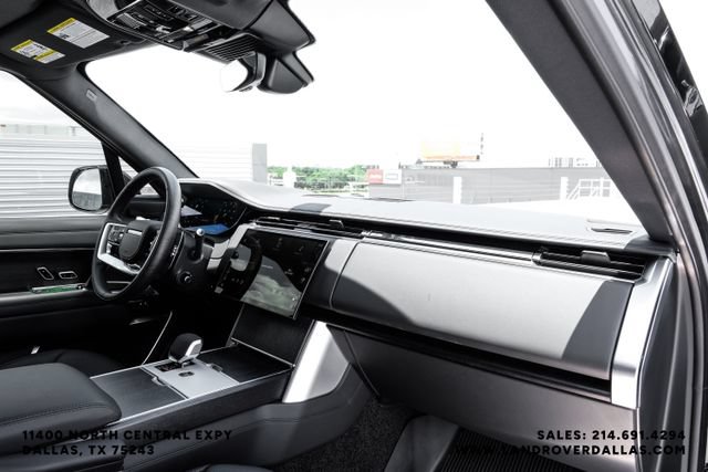 New 2026 Land Rover Range Rover Long Wheelbase SE AWD/4WD image 17
