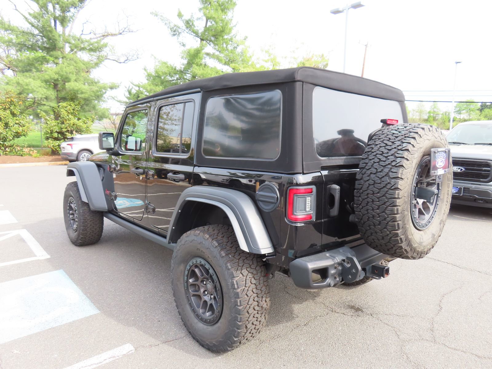 Used 2022 Jeep Wrangler Unlimited Rubicon w/ Xtreme Recon 35" Tire Package image 7