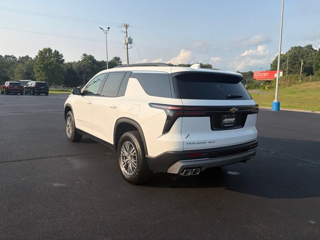 New 2026 Chevrolet Traverse LT w/ Driver Confidence Package AWD/4WD image 6