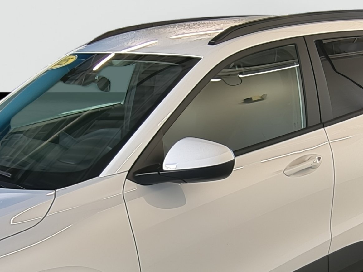 Used 2025 Chevrolet Trax LT w/ Driver Confidence Package FWD image 8